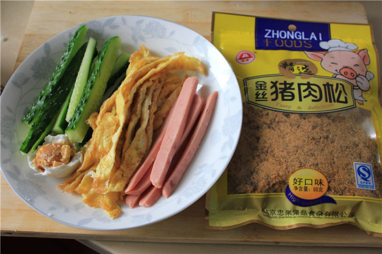 紫菜寿司卷步骤6
