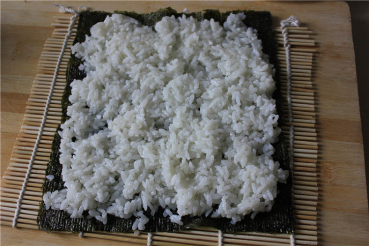 紫菜寿司卷步骤9