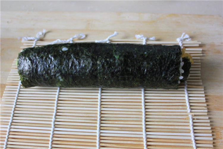 紫菜寿司卷步骤12