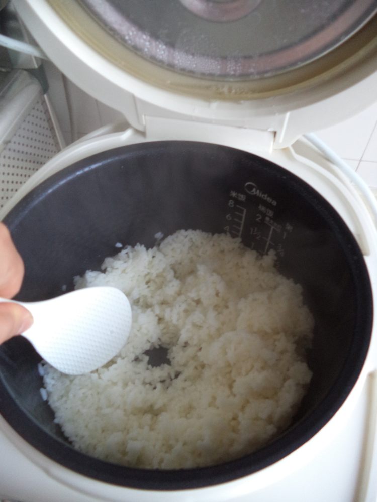 日式简易握寿司饭团步骤2