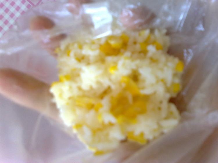 玉米海苔饭团步骤9