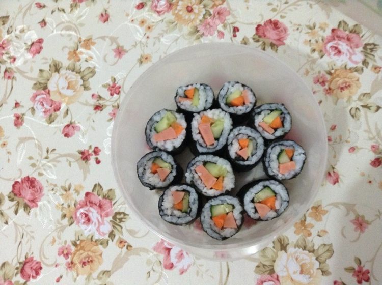 火腿肉松寿司步骤6