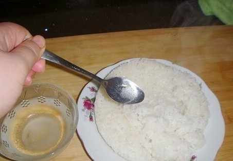 黄瓜肉松寿司步骤4
