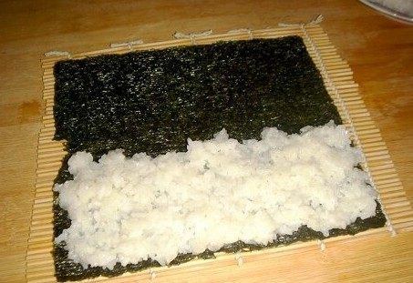 黄瓜肉松寿司步骤6