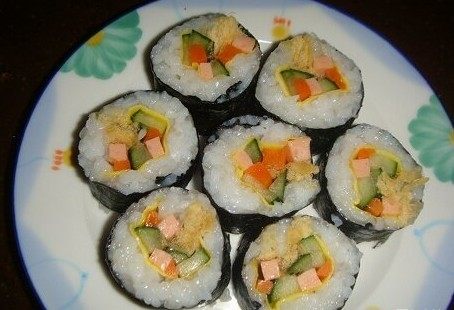 黄瓜肉松寿司步骤10