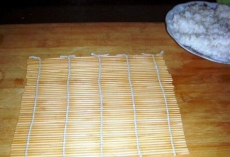 黄瓜肉松寿司步骤7
