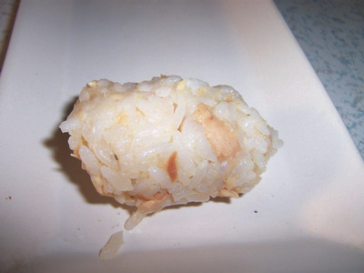美味金枪鱼饭团步骤8