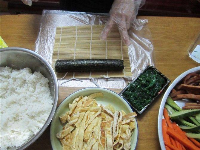 鲜蔬鸡蛋寿司步骤6