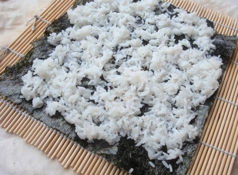 鸡蛋火腿寿司卷步骤7