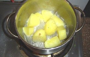 土豆泥肉片寿司卷步骤1