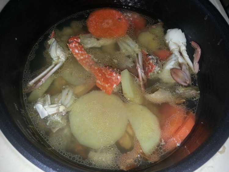 蟹煲鸡火锅步骤4