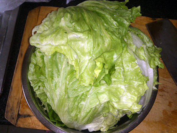 酸菜鲈鱼火锅步骤3
