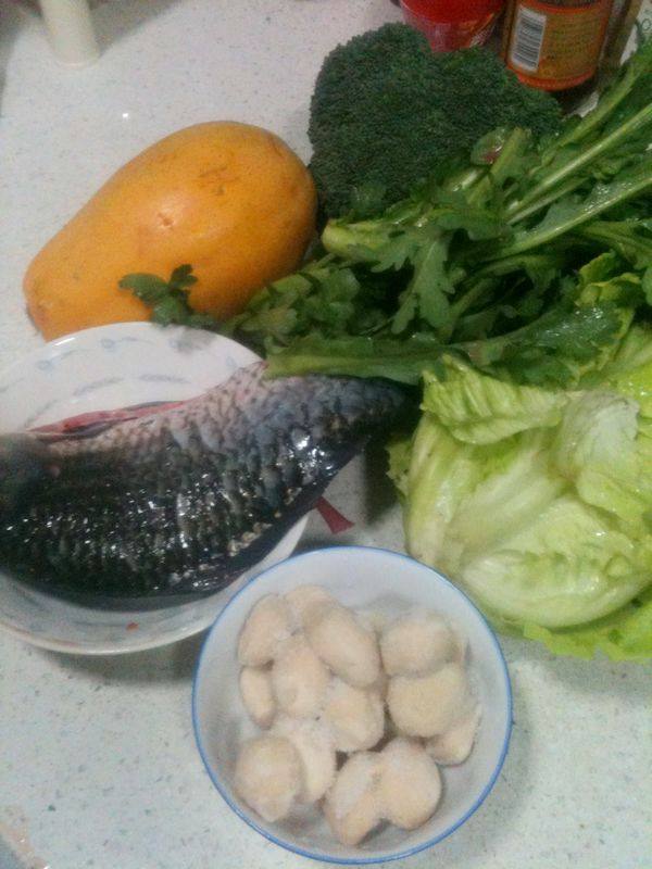 木瓜鲫鱼火锅步骤1