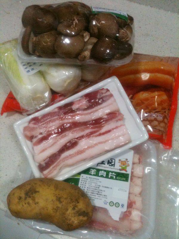 肉片香菇火锅步骤1