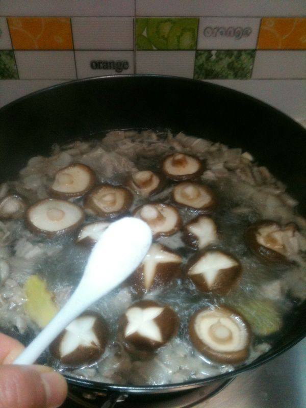 肉片香菇火锅步骤6