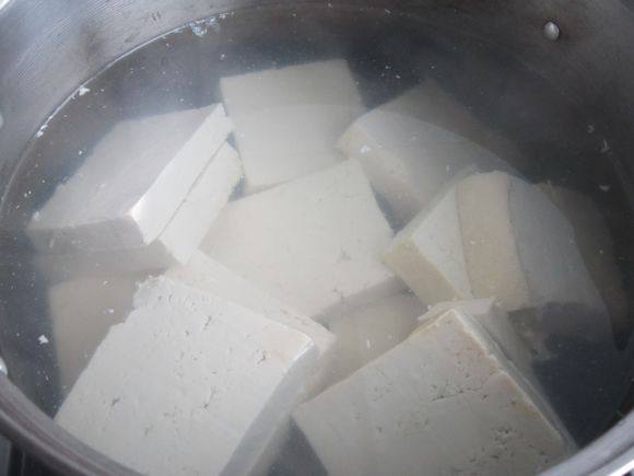 酸辣饺子火锅步骤3
