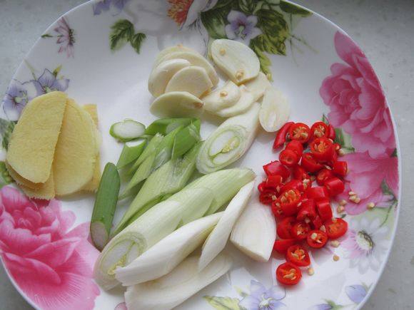 酸辣饺子火锅步骤4