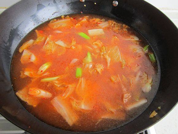 酸辣饺子火锅步骤11