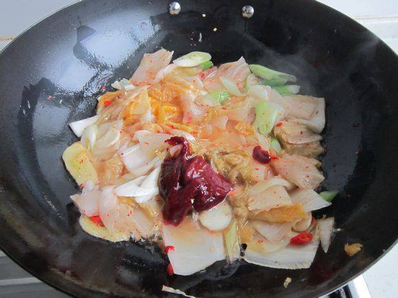 酸辣饺子火锅步骤10