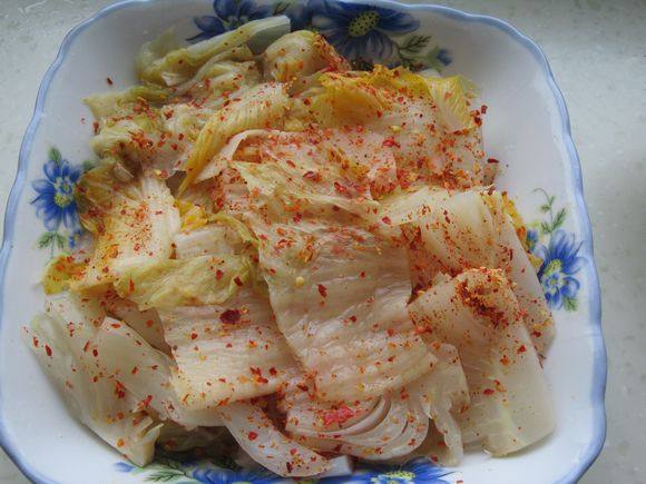 酸辣饺子火锅步骤5