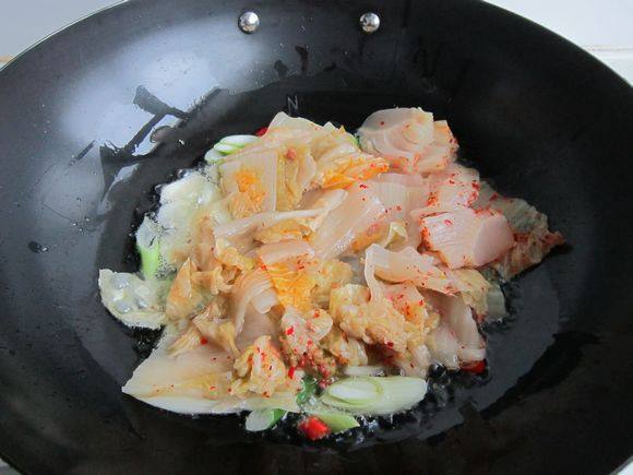 酸辣饺子火锅步骤9