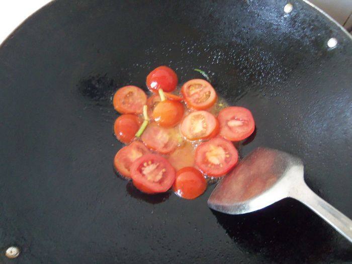 番茄汤底小火锅步骤3