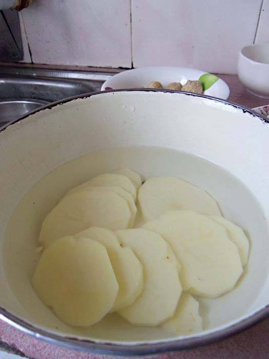 番茄汤底小火锅步骤10