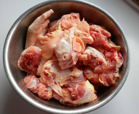 飘香鸡肉火锅步骤1