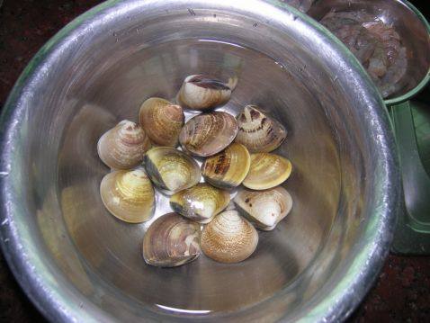 海鲜火锅步骤1