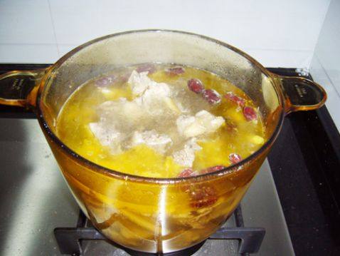 鸡汤肉丸火锅步骤1