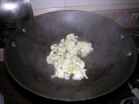 蔬菜芋头火锅步骤3