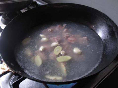 排骨萝卜清汤火锅步骤4