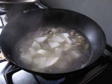 排骨萝卜清汤火锅步骤6