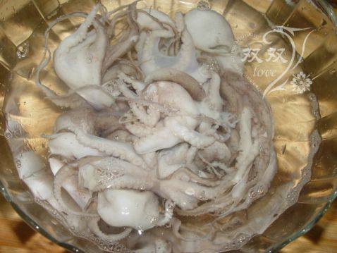 章鱼海鲜火锅步骤1