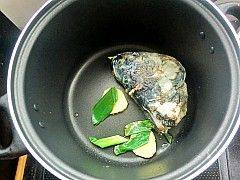 经典鸳鸯鱼头火锅步骤5