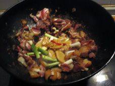 土豆腊肉炖火锅步骤5
