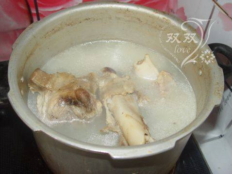 猪骨汤底火锅步骤5