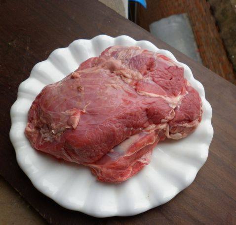 红焖牛肉火锅步骤1
