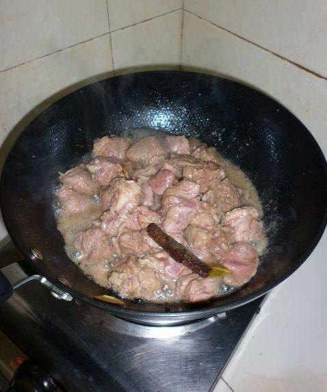 红焖牛肉火锅步骤7