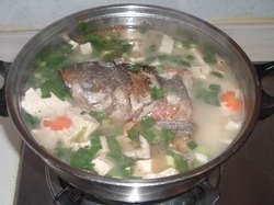 鱼头豆腐火锅步骤11