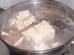 鱼头豆腐火锅步骤8