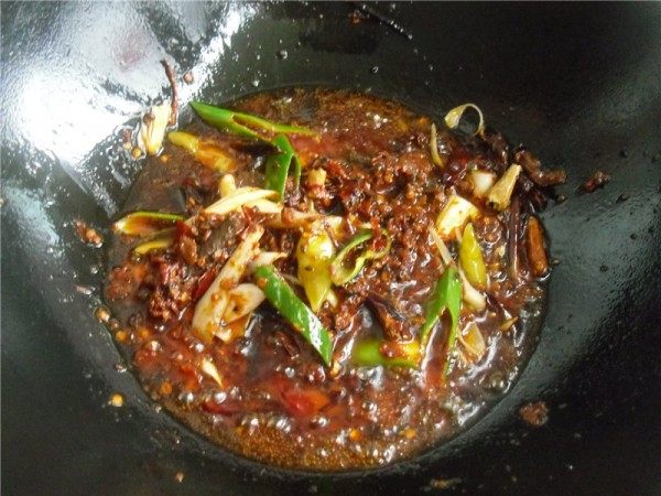 自制麻辣火锅步骤5