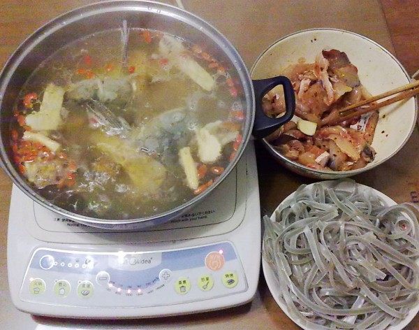 药膳片片鱼火锅步骤5