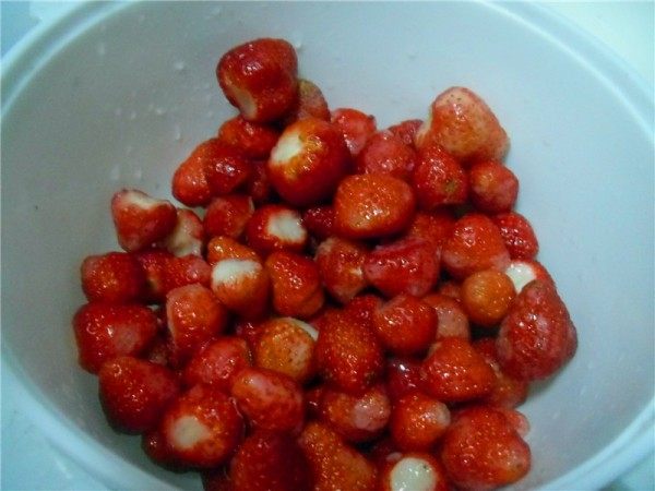 微波版草莓酱步骤2
