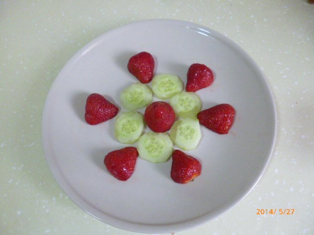 花朵果蔬拼盘步骤8