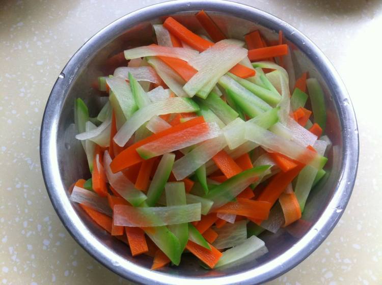 牛肉汤烩萝卜菜步骤5