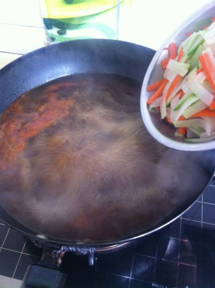 牛肉汤烩萝卜菜步骤6