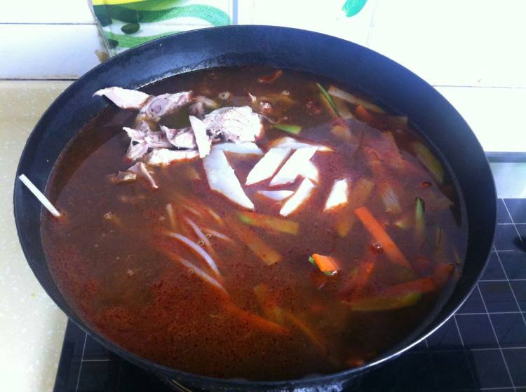 牛肉汤烩萝卜菜步骤7