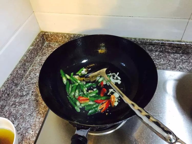辣炒猪舌步骤5