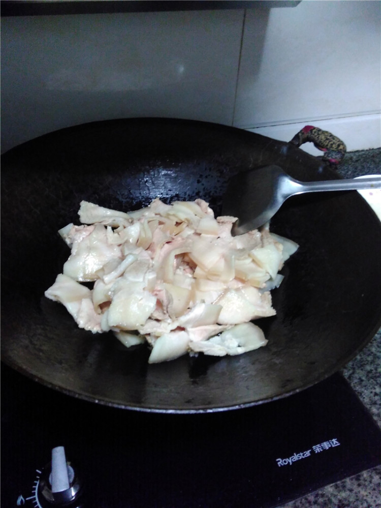冬尖回锅肉步骤6